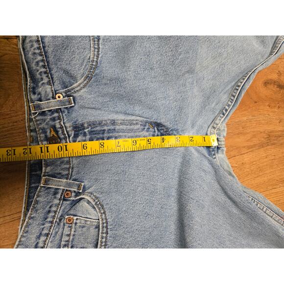 Vintage Levi's 501 Womens Jeans 9 Short Blue Light Wash Relax Fit Tapered Leg - Picture 13 of 16